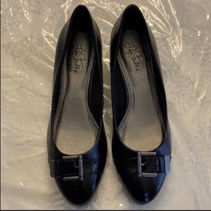 Life stride flat shoes